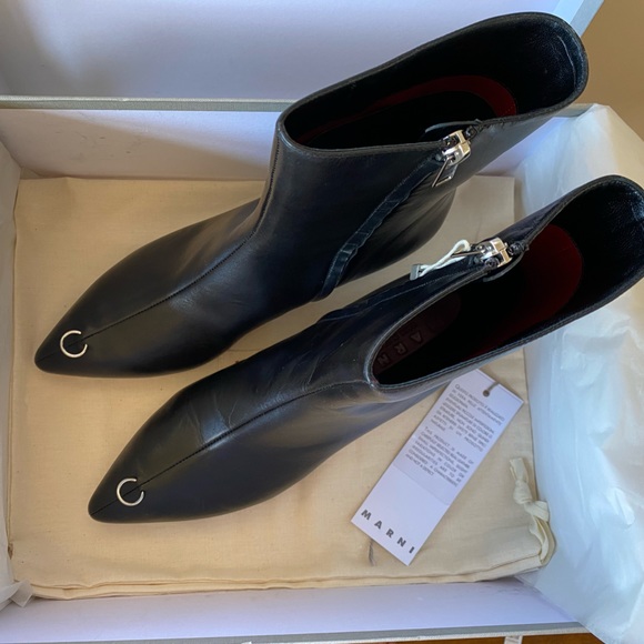 Marni 39 Edgy Classic Rare Unique kitten heel leather pointed toe ankle boots - Picture 10 of 14